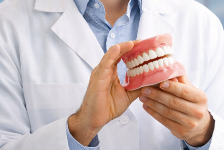 Denturologist Service